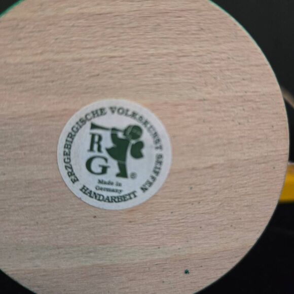 Richard Glasser Nutcracker Santa with Tree & Presents Handmade Germany Wooden - Picture 4 of 8